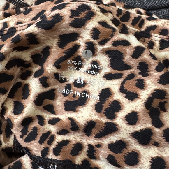 Women’s Cheetah Print Animal Print Leggings size L - Picture 6 of 6
